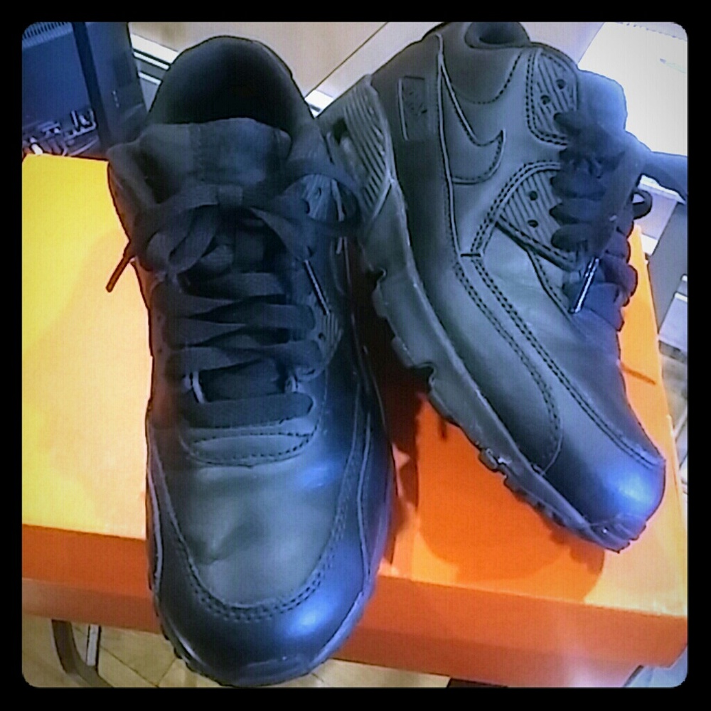 boys sneakers